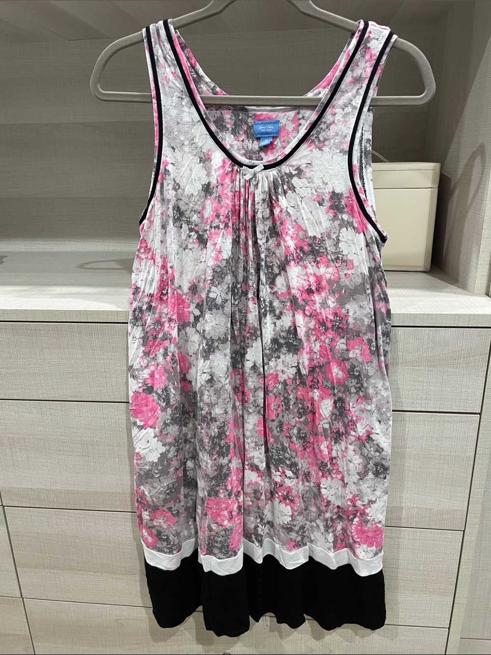 Simply Vera Vera Wang Pink, Gray and Black Floral Pleated nightgown